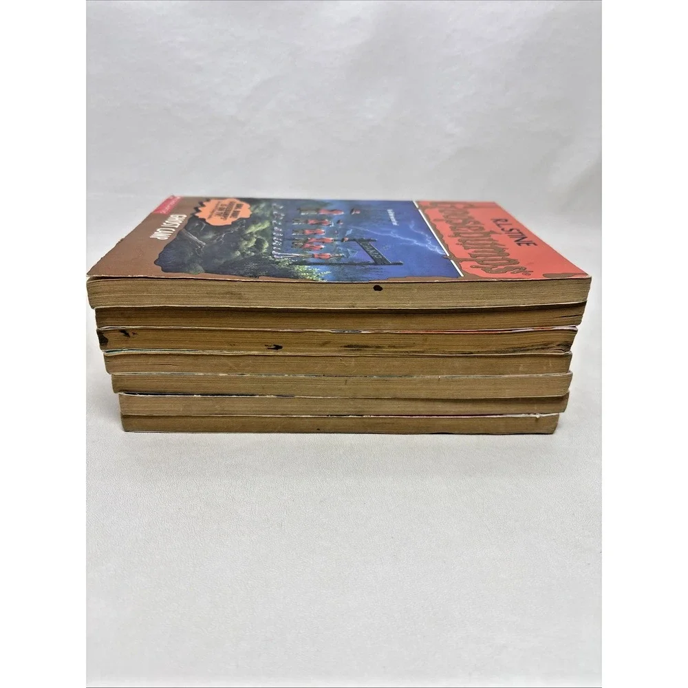 Goosebumps Books Mixed Lot of 7 Vtg R.L. Stine Horror Fiction Bundle No Inserts